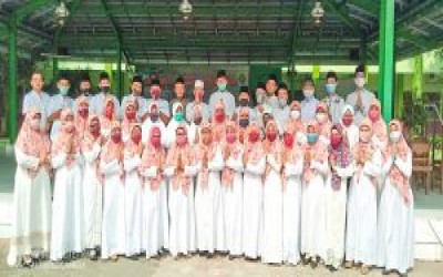 PERINGATAN HARI SANTRI DI MTs N 5 SRAGEN BERLANGSUNG SANGAT KHIDMAD